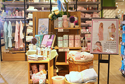 ��ͥ��Ʒ-Ϊ��ܰע�����ɫ��